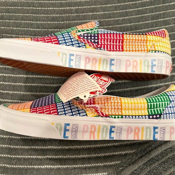 Vans Pride Slip-On Shoes. Size 9.5 - Picture 2 of 6